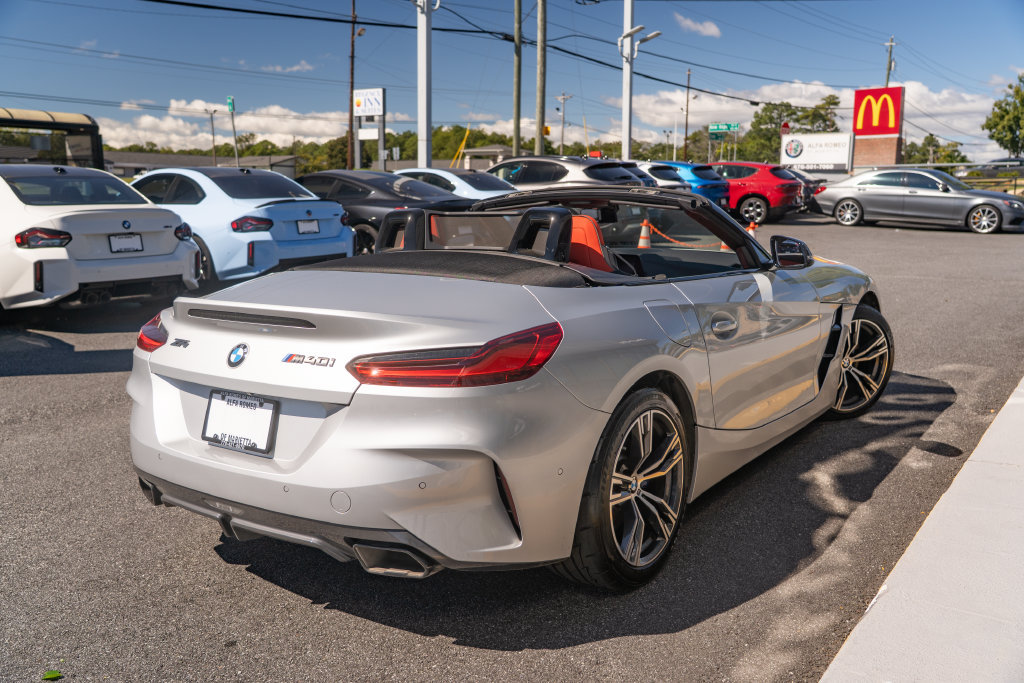 Used 2022 BMW Z4 M40i w/ Premium Package RWD image 9