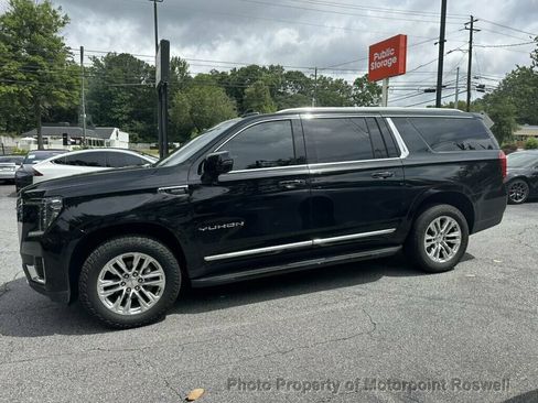 Used 2023 GMC Yukon XL SLT w/ SLT Premium Package RWD image 31