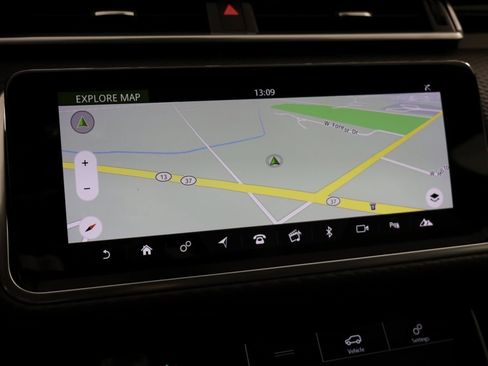 Used 2019 Land Rover Range Rover Velar S image 8