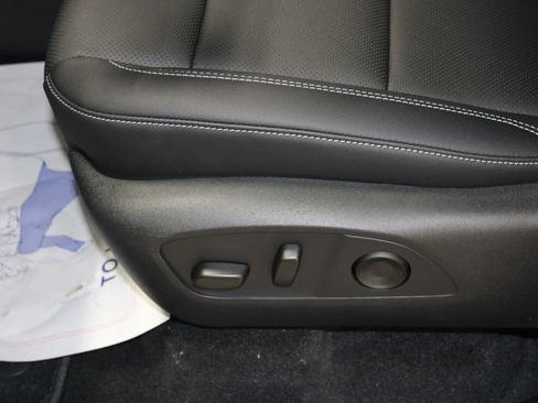 New 2026 Chevrolet Traverse LT w/ Sun and Wheel Package FWD image 16