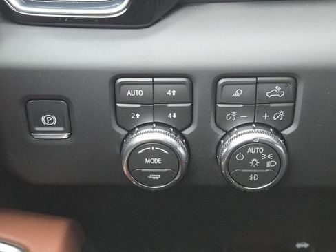 New 2026 GMC Sierra 2500 Denali Ultimate image 14