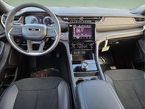 New 2025 Jeep Grand Cherokee Altitude AWD/4WD image 11
