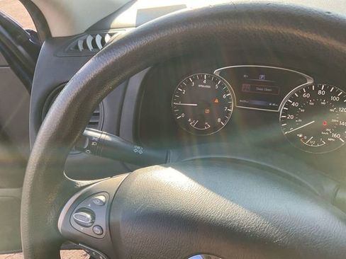 Used 2017 Nissan Pathfinder S image 21