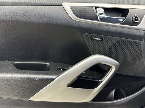 Used 2017 Hyundai Veloster Value Edition image 26