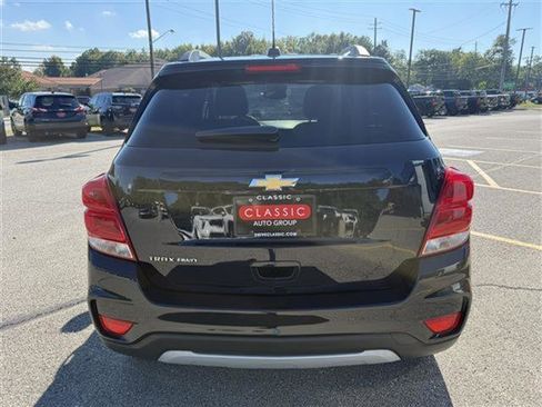 Certified 2022 Chevrolet Trax LT w/ LT Convenience Package image 5