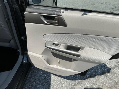 Used 2013 Subaru Forester 2.5X AWD/4WD image 24