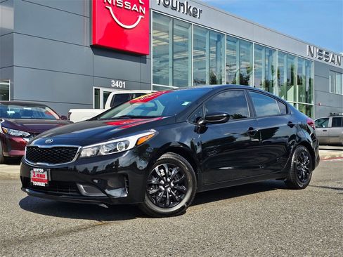 Used 2017 Kia Forte LX image 1