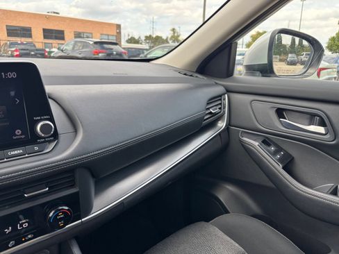 Used 2025 Nissan Rogue SV FWD image 36
