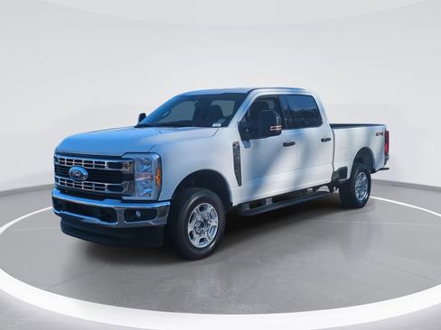 Used 2025 Ford F250 XLT image 1