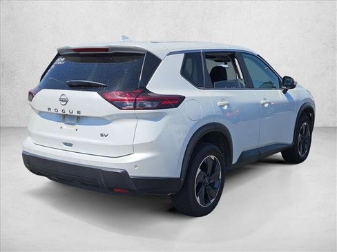 Used 2024 Nissan Rogue SV FWD image 4
