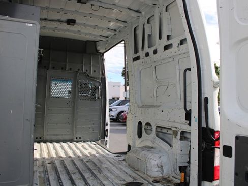 Used 2019 Nissan NV 2500 S image 16