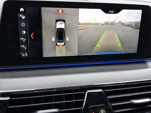 Used 2018 BMW M5 image 15