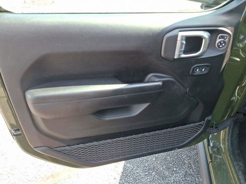 Certified 2021 Jeep Gladiator Sport image 13