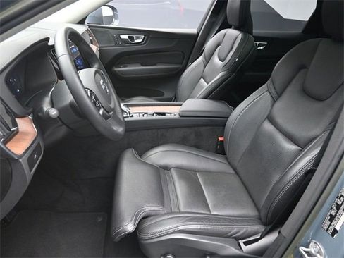 Certified 2023 Volvo XC60 B5 Ultimate image 2