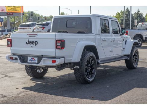 Used 2021 Jeep Gladiator Overland AWD/4WD image 3