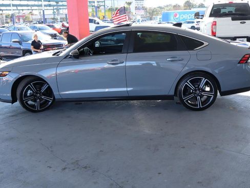 Used 2025 Honda Accord Sport image 8