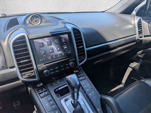 Used 2017 Porsche Cayenne S AWD/4WD image 12