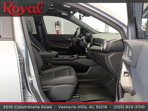 Used 2026 Chevrolet Equinox LT w/ Convenience Package II image 8