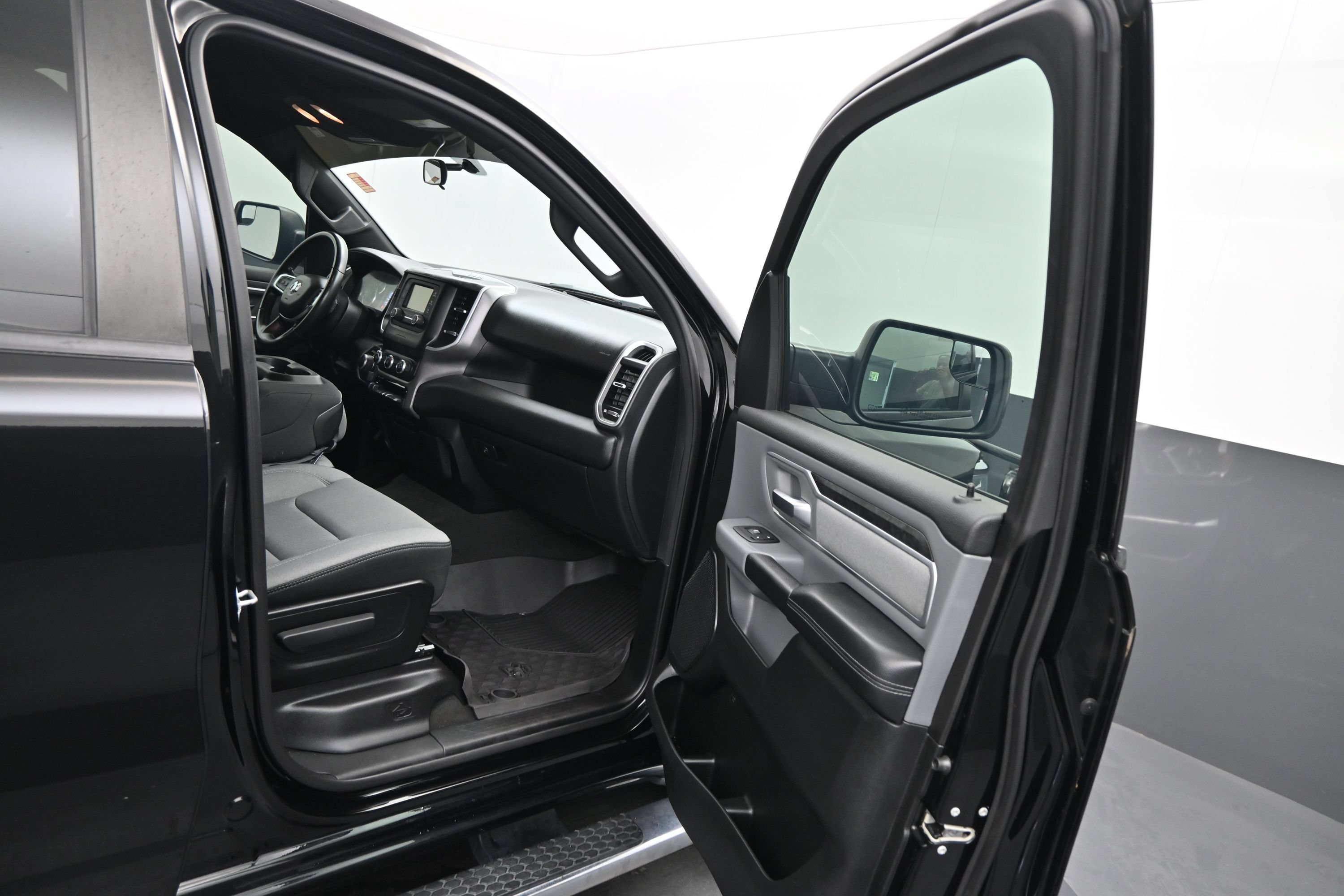 Used 2021 RAM 1500 Big Horn AWD/4WD image 13