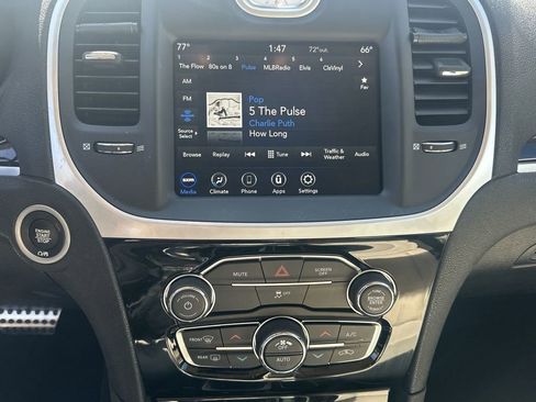 Used 2023 Chrysler 300 Touring w/ Sport Appearance Package image 22