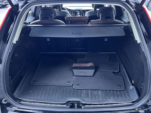 Used 2018 Volvo XC60 T5 Inscription w/ Luxury Seat Package AWD/4WD image 30