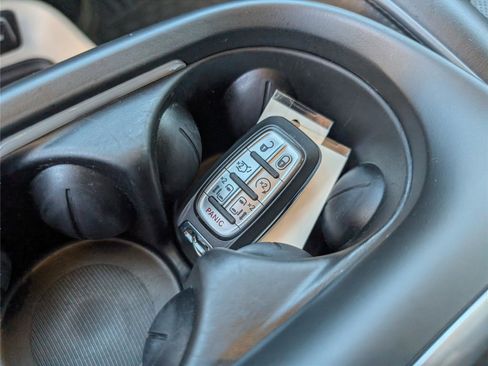 Used 2018 Chrysler Pacifica Limited image 20