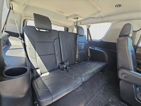 Used 2018 Chevrolet Suburban Premier RWD image 19