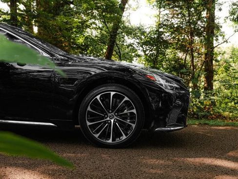 Used 2023 Lexus LS 500h AWD w/ Luxury Package image 4