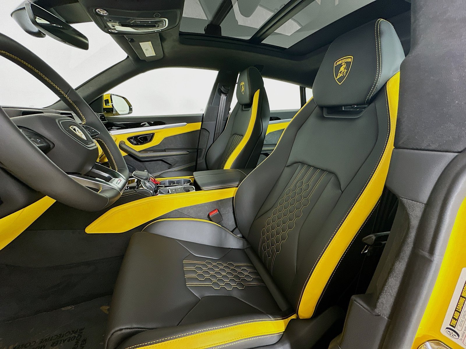 Used 2025 Lamborghini Urus S AWD/4WD image 27