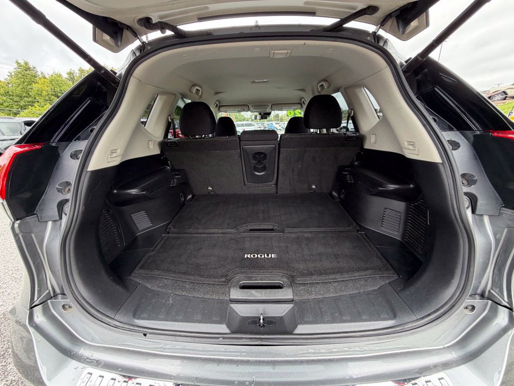 Used 2020 Nissan Rogue SV AWD/4WD image 44