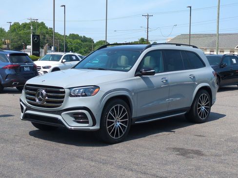 Certified 2024 Mercedes-Benz GLS 450 4MATIC image 7