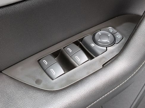 Used 2025 Chevrolet Blazer LT FWD image 13