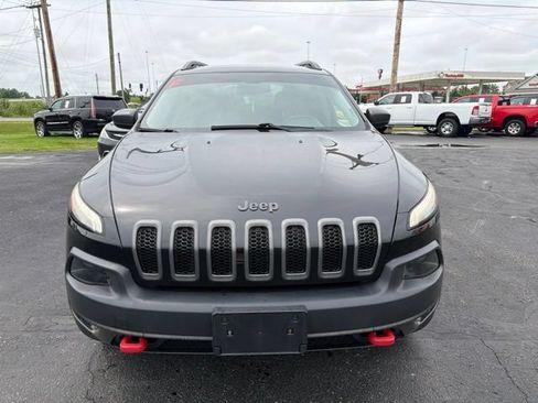 Used 2016 Jeep Cherokee Trailhawk AWD/4WD image 2