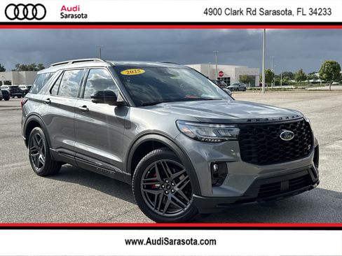 Used 2025 Ford Explorer ST AWD/4WD image 1