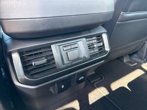 Used 2021 Ford F150 Lariat w/ Equipment Group 502A High AWD/4WD image 11