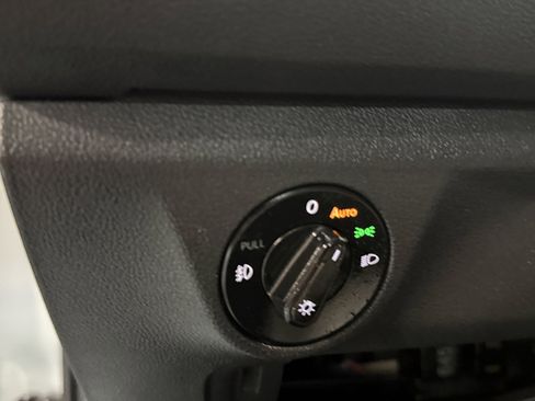 Used 2019 Volkswagen Jetta R-Line FWD image 21