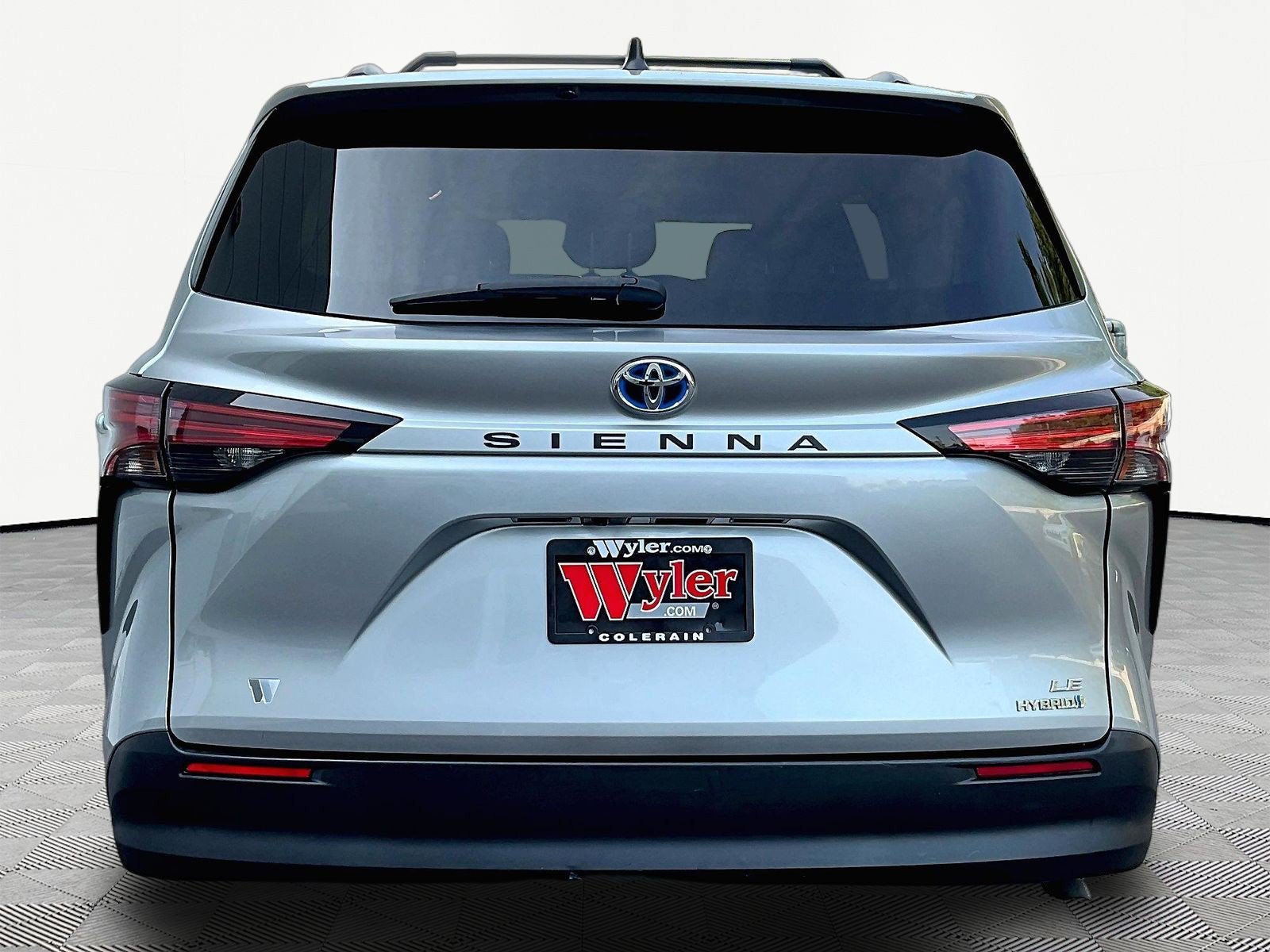 Used 2021 Toyota Sienna LE FWD image 5