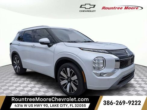 Used 2025 Mitsubishi Outlander SEL FWD image 1