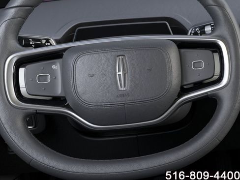 Used 2025 Lincoln Nautilus Reserve AWD/4WD image 13