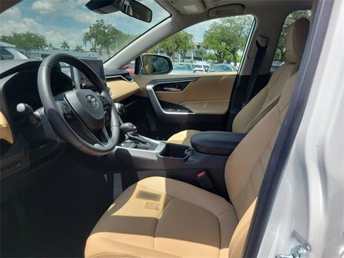 Used 2025 Toyota RAV4 XLE Premium image 11