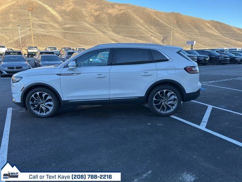 Used 2021 Lincoln Nautilus Reserve image 4