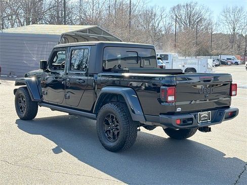 Used 2022 Jeep Gladiator Willys image 11