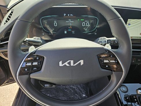 New 2025 Kia Niro EX image 9