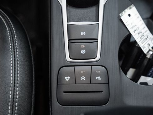 Certified 2022 Ford Escape Titanium AWD/4WD image 31