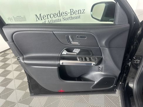 Certified 2025 Mercedes-Benz GLB 250 4MATIC image 10