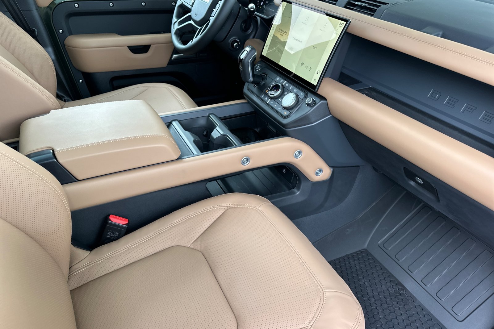 New 2026 Land Rover Defender 110 X-Dynamic SE AWD/4WD image 16