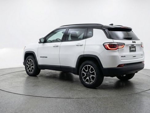 Used 2025 Jeep Compass Trailhawk w/ Trailer Tow Group AWD/4WD image 6