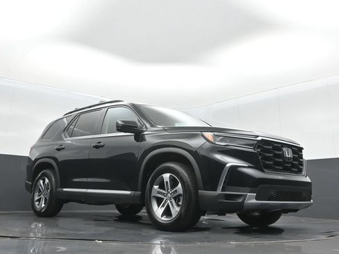Certified 2025 Honda Pilot EX-L image 10