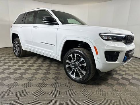Used 2023 Jeep Grand Cherokee Overland w/ Luxury Tech Group IV image 2