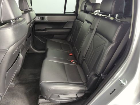 Used 2025 Hyundai Santa Fe SEL FWD image 27